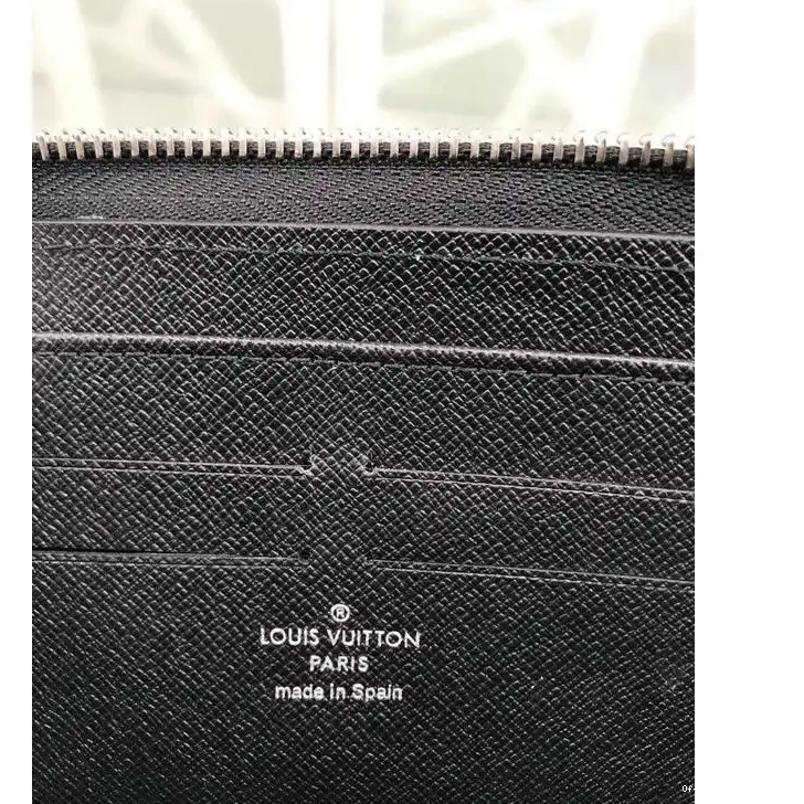 Official Brother Sam LV 19T1L0586 Bags 0817